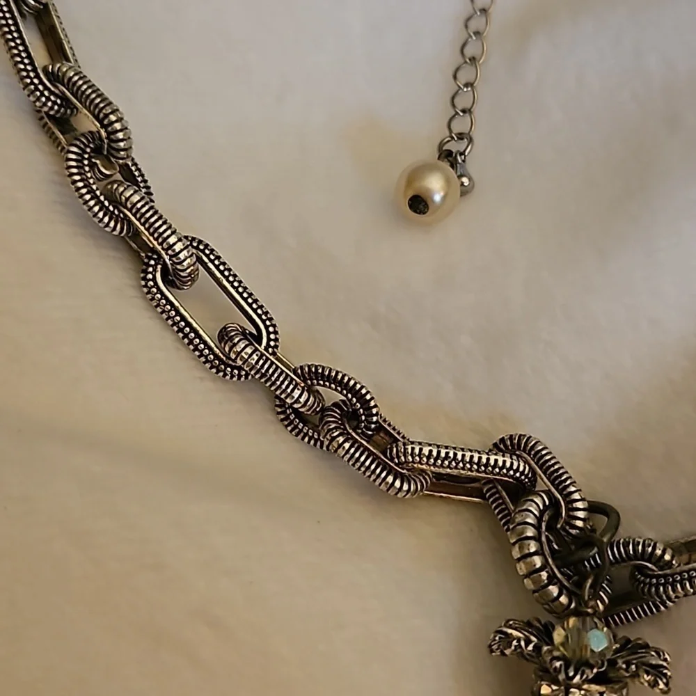 Vintage Textured Oval Link Pearl Pendant Castlecore Chain Necklace